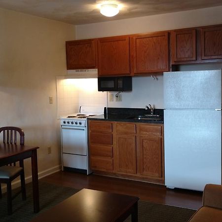 Affordable Suites Charlottesville Bagian luar foto
