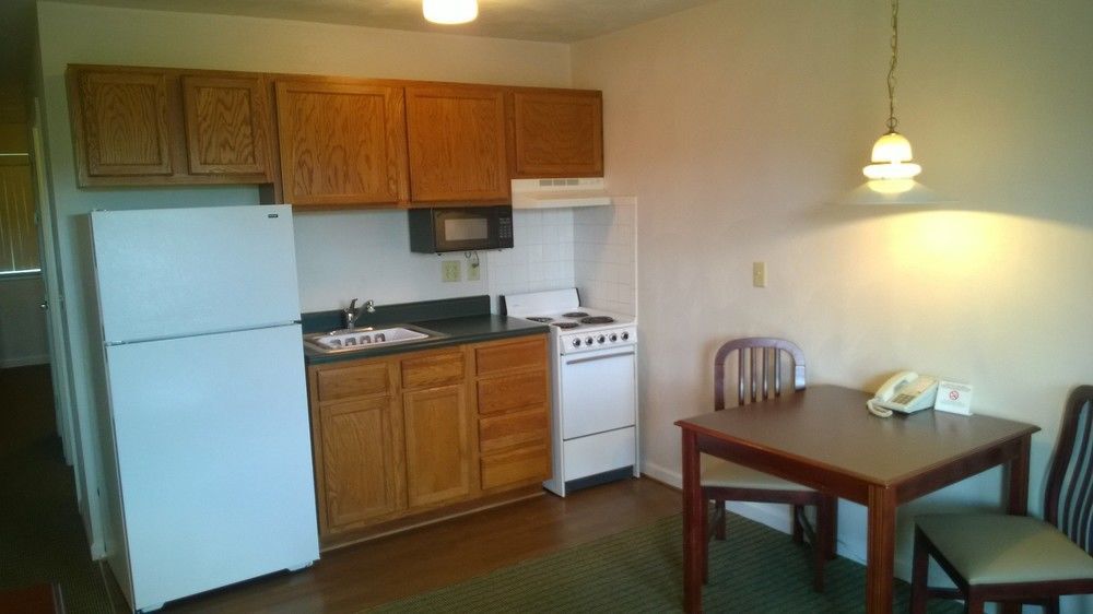 Affordable Suites Charlottesville Bagian luar foto