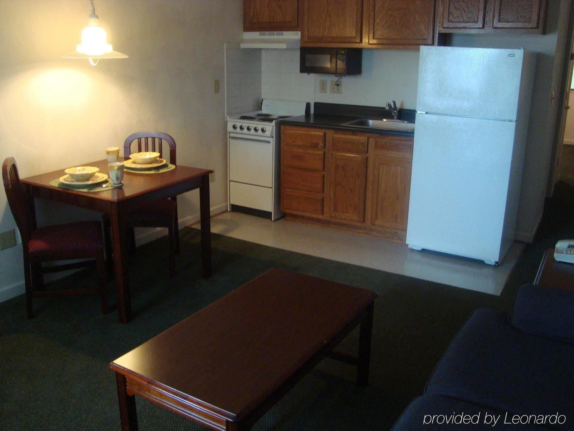 Affordable Suites Charlottesville Ruang foto